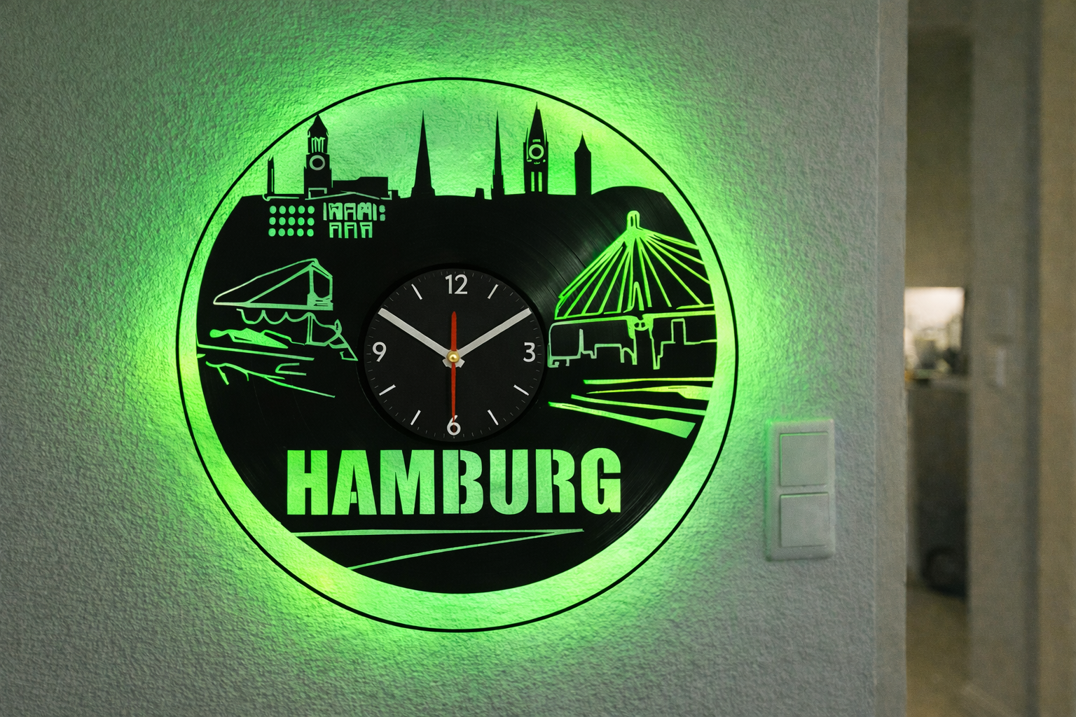 Vinyl Wanduhr - Schallplatte - Hamburg- Hintergrundbeleuchtet- leises Uhrwerk