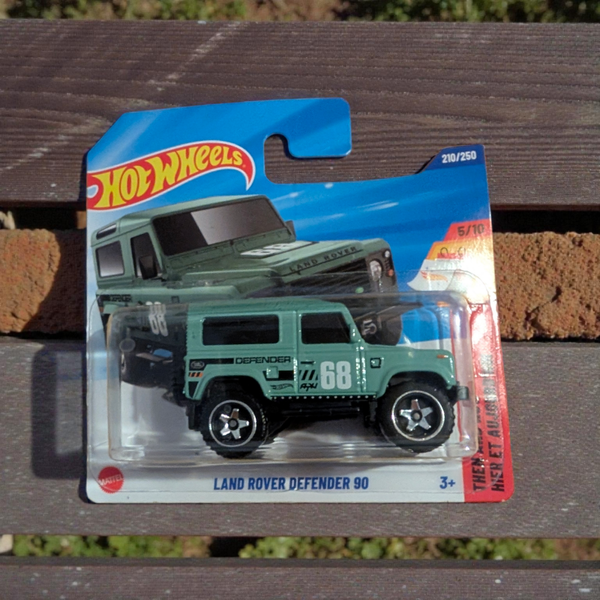 Hot Wheels Land Rover Defender 90