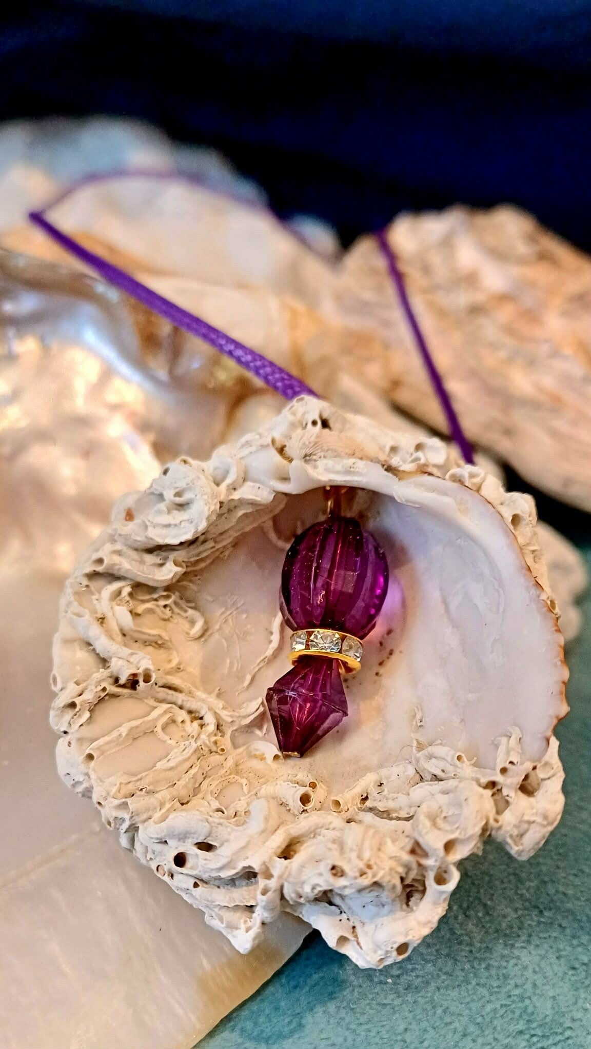 WISIOR MUSZLA "FIOLETOWA ENERGIA"