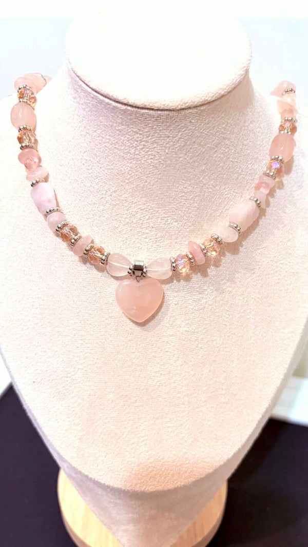 NASZYJNIK "RÓŻOWE SERCE"