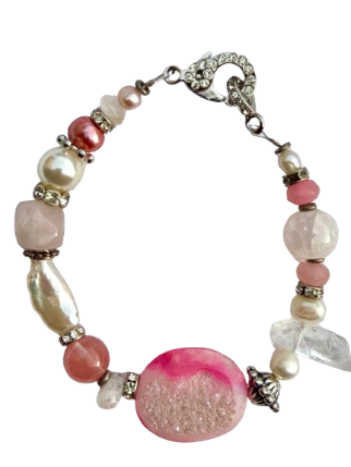 Bracelet perles et quartz druzy rose