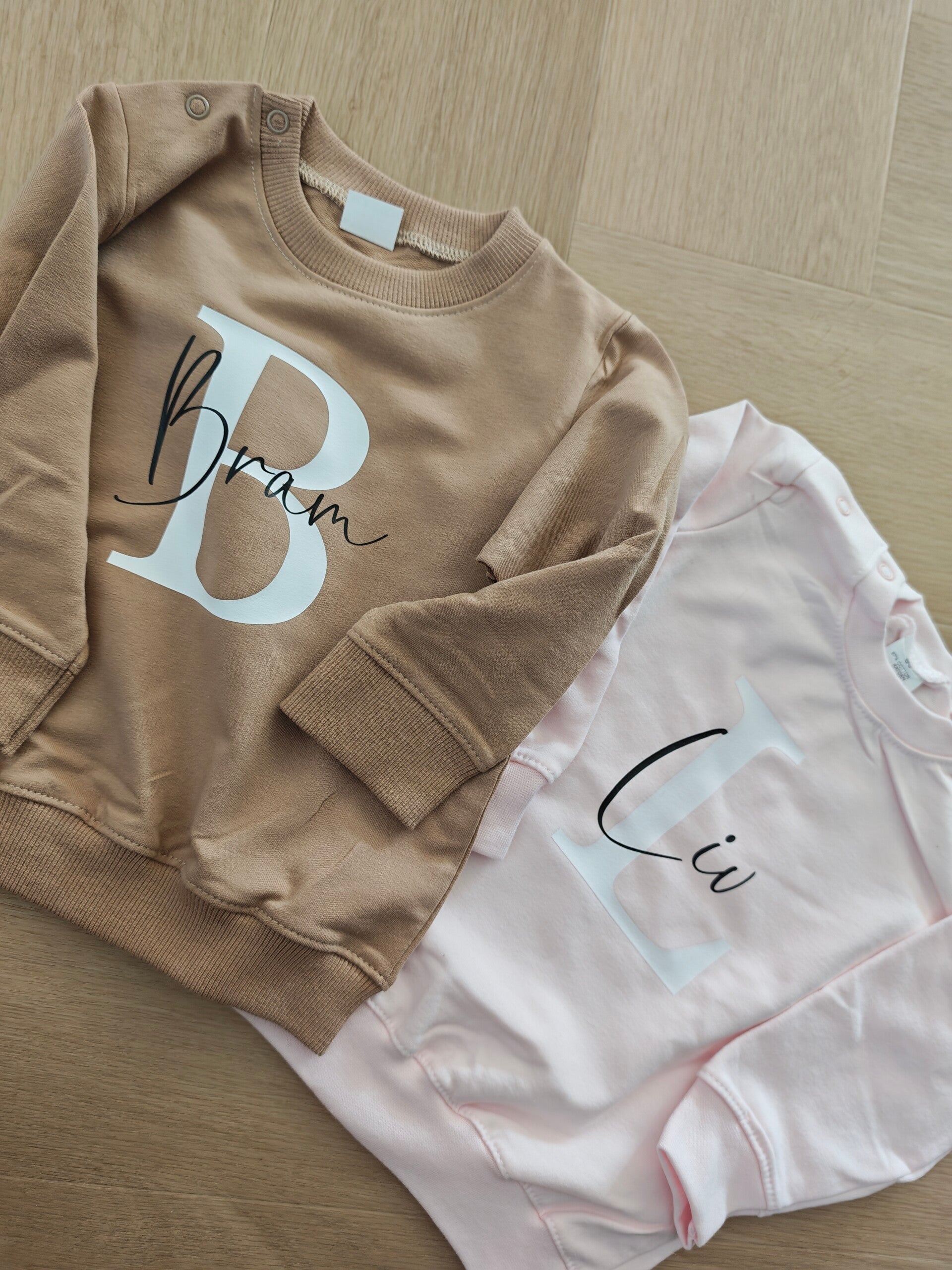 BABY SWEATER | Naam & Letter