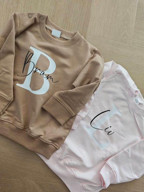 BABY SWEATER | Naam & Letter