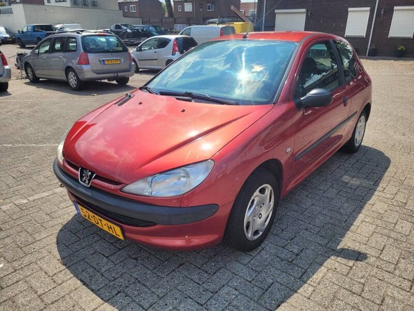 PEUGEOT 206