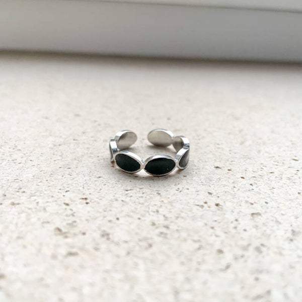 Ring zwart