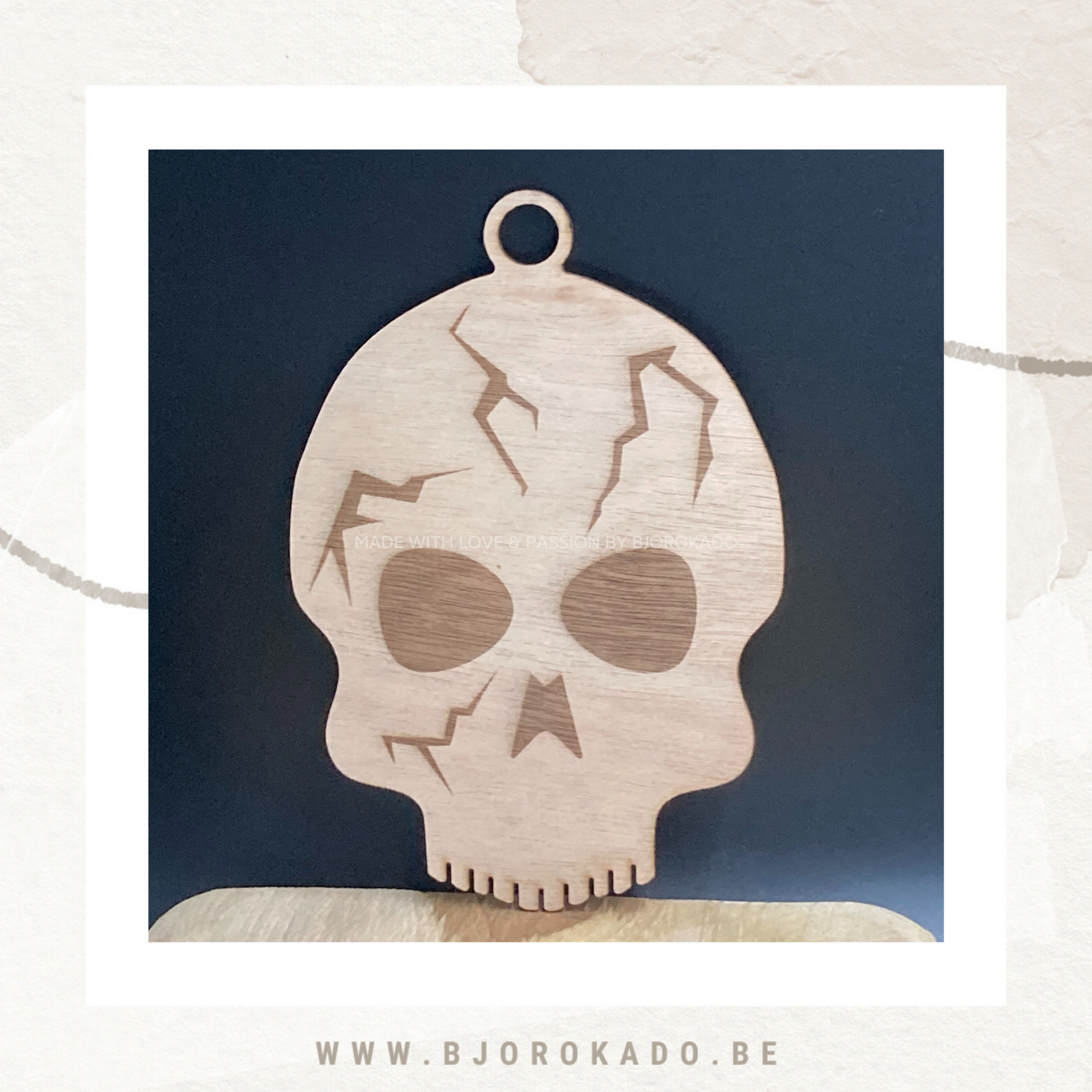 Halloween hanger - skull