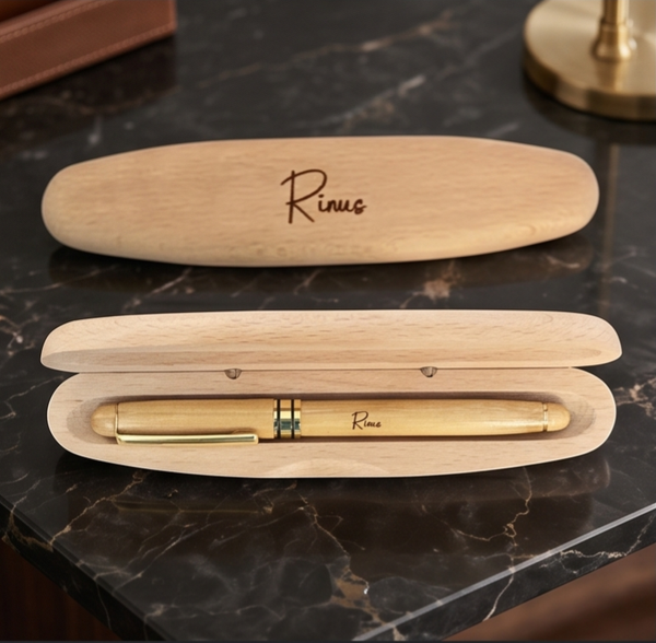 Gepersonaliseerde beukenhouten pennendoos met pen