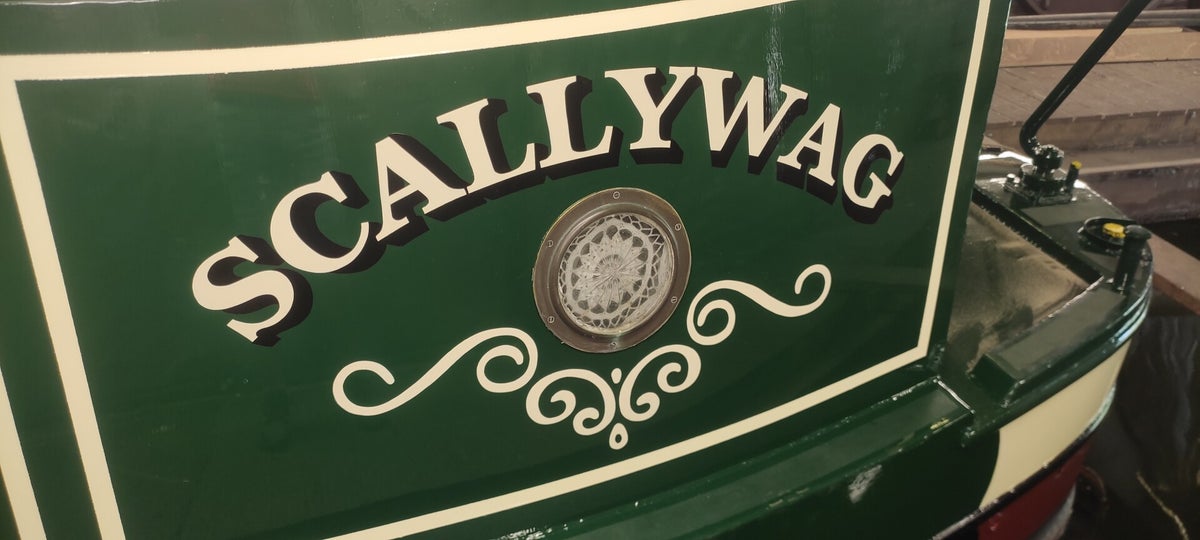 BOAT SIGNWRITING | ADY PENDRED SIGNWRITER