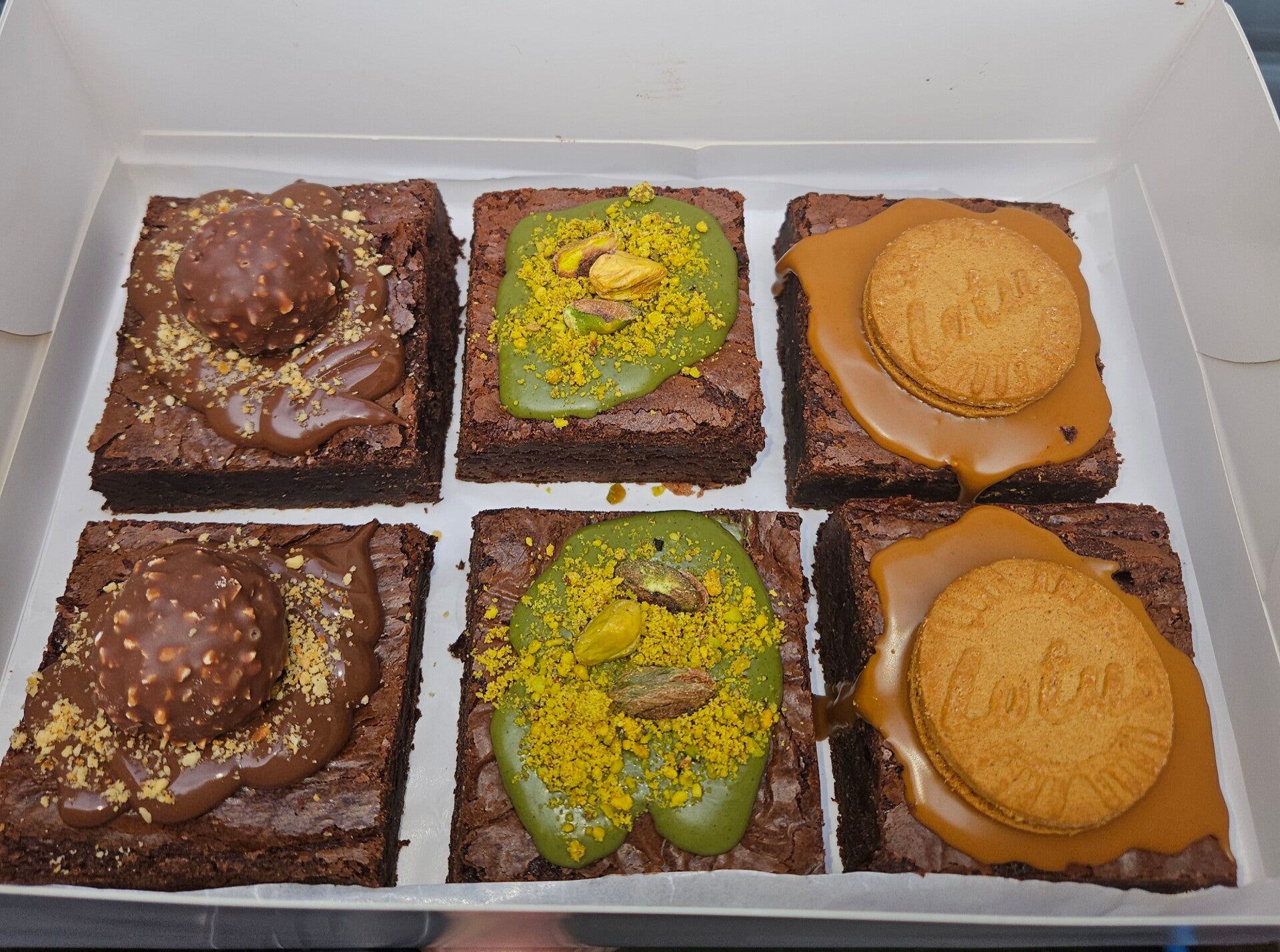 Brownie's topped box of 6