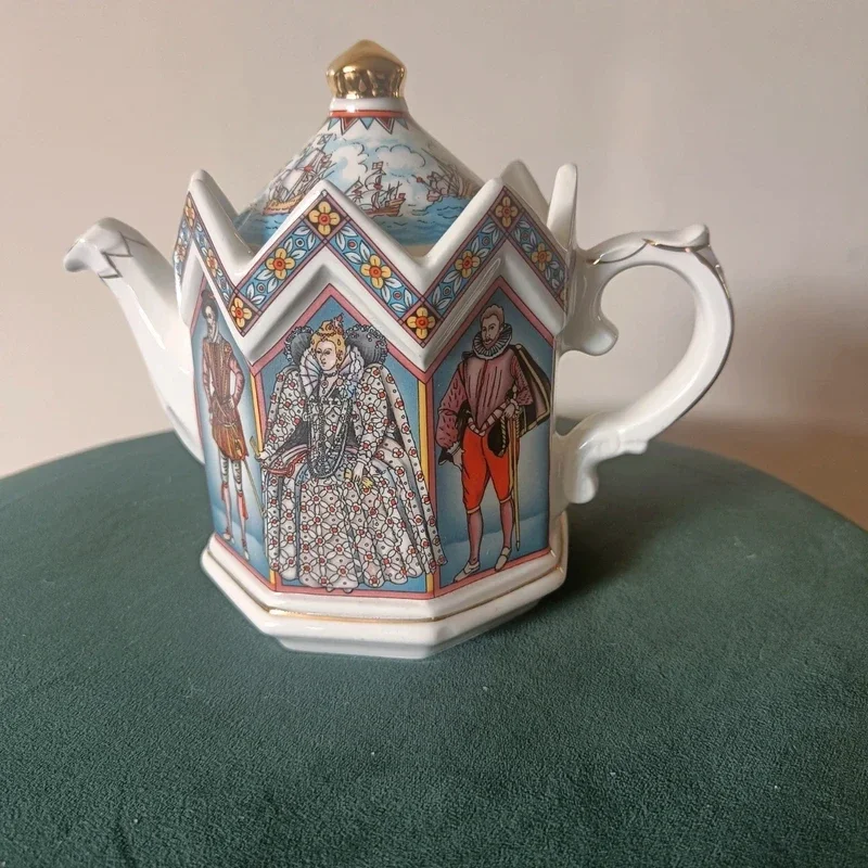Sadler 'Elizabeth I Queen of England 1558-1603' Theepot