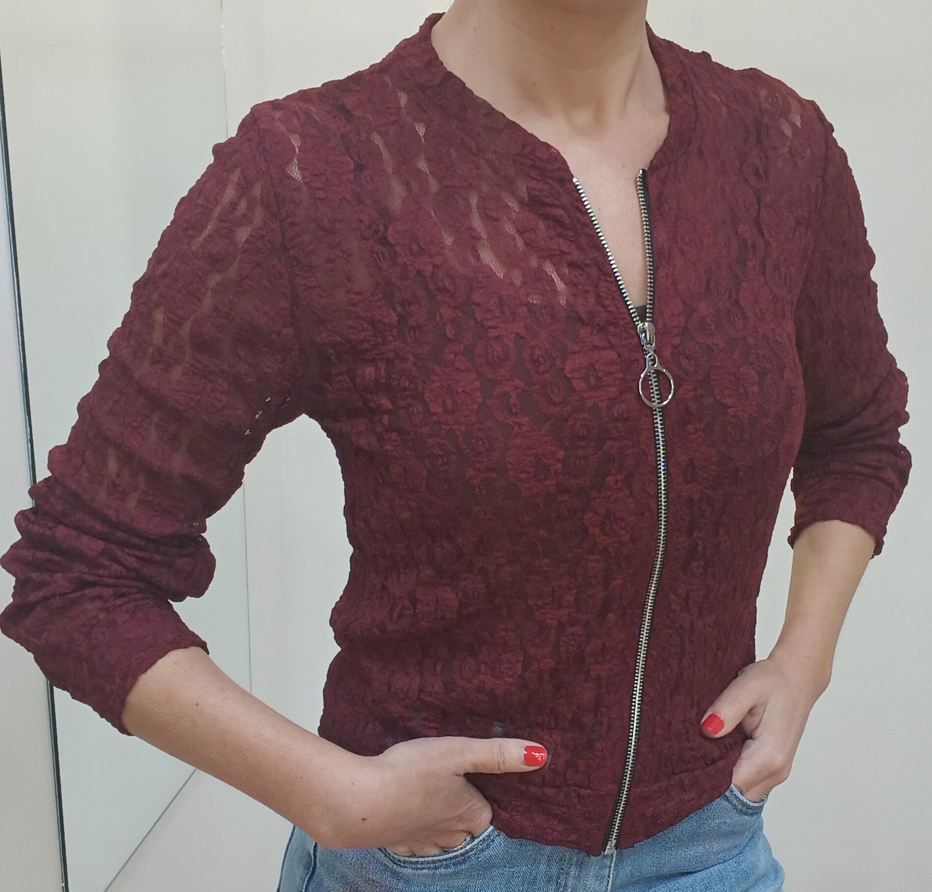Bomber encaje burdeos