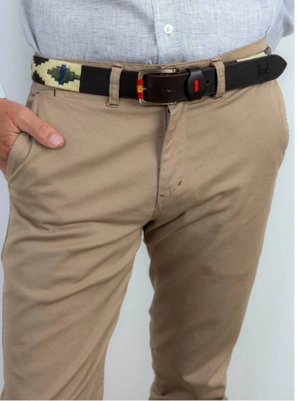 Pantalón chino beige