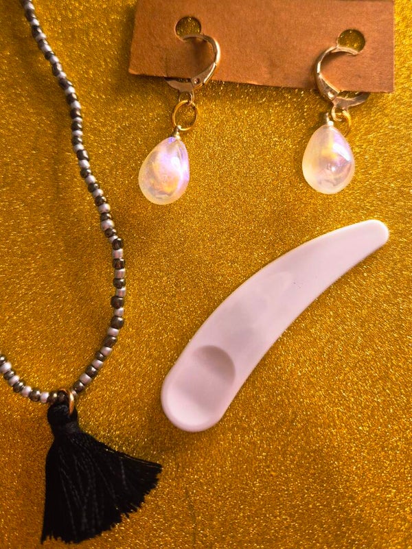 Better in black kralen ketting + witte parel druppel oorbellen