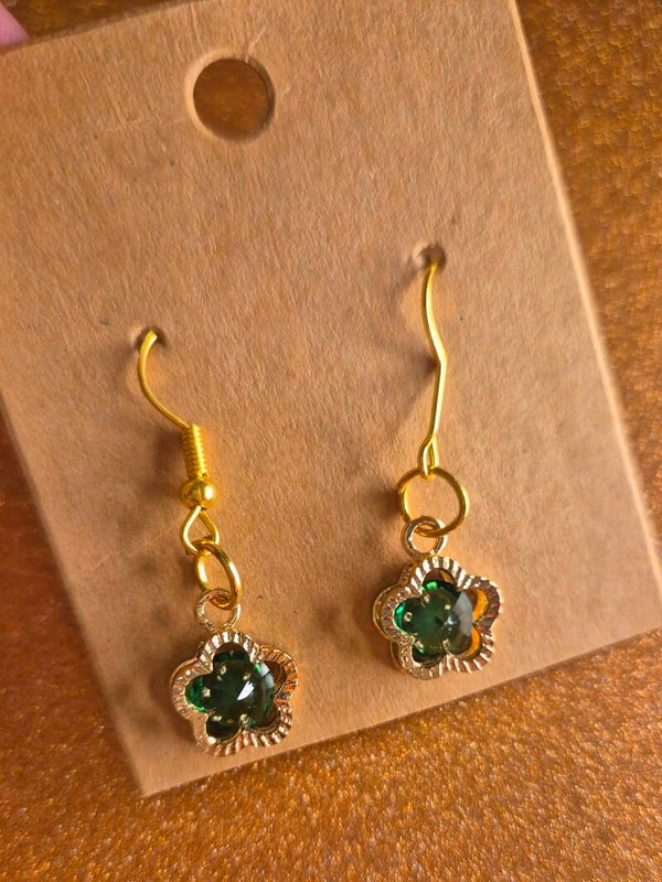 Gouden spaceglam oorbellen