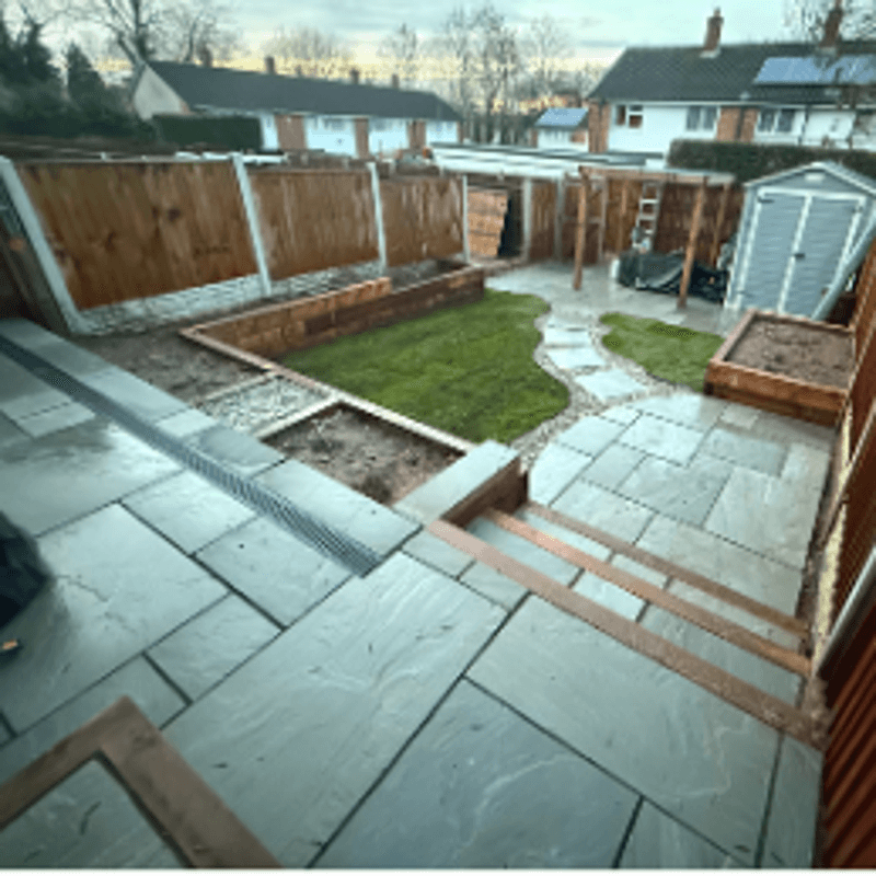 Full garden landscape natural stone sleepers, Turf Pagola