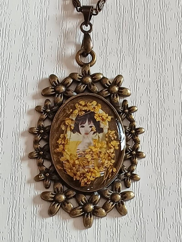 Collar She is autumn