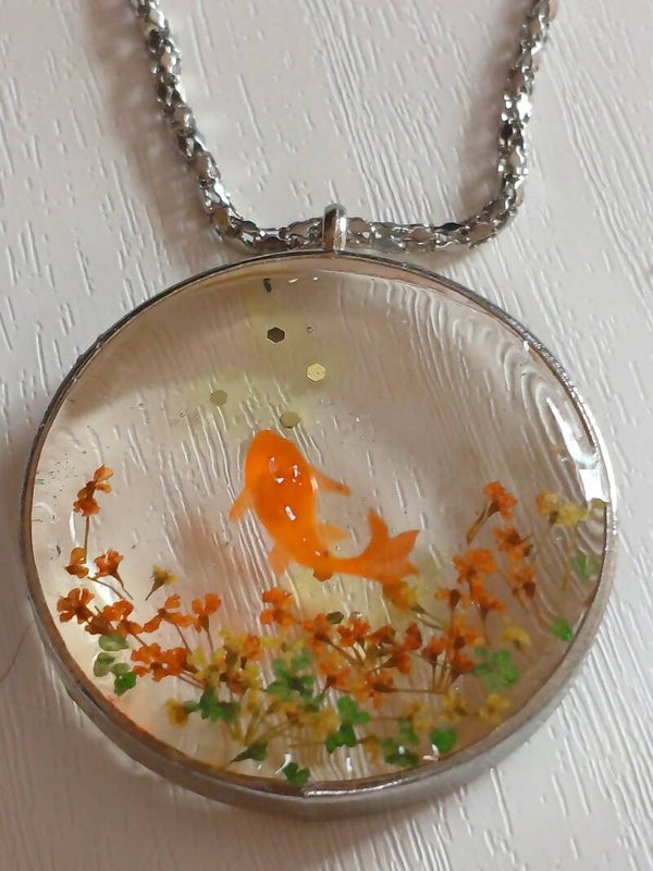 Colgante grande orange fish