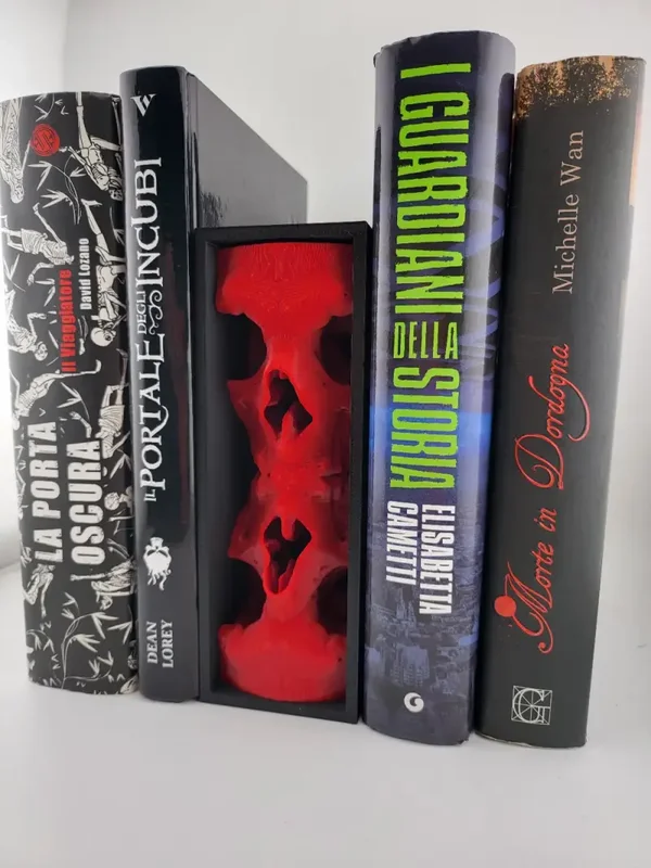 Skull Kiss Book Nook