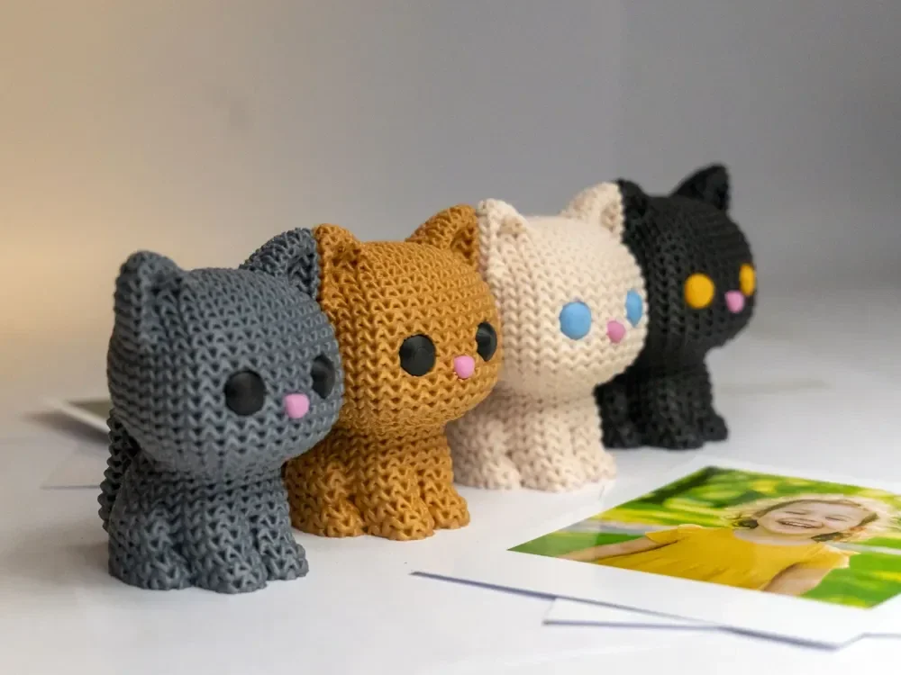 Knitted Kitty Photo Holder