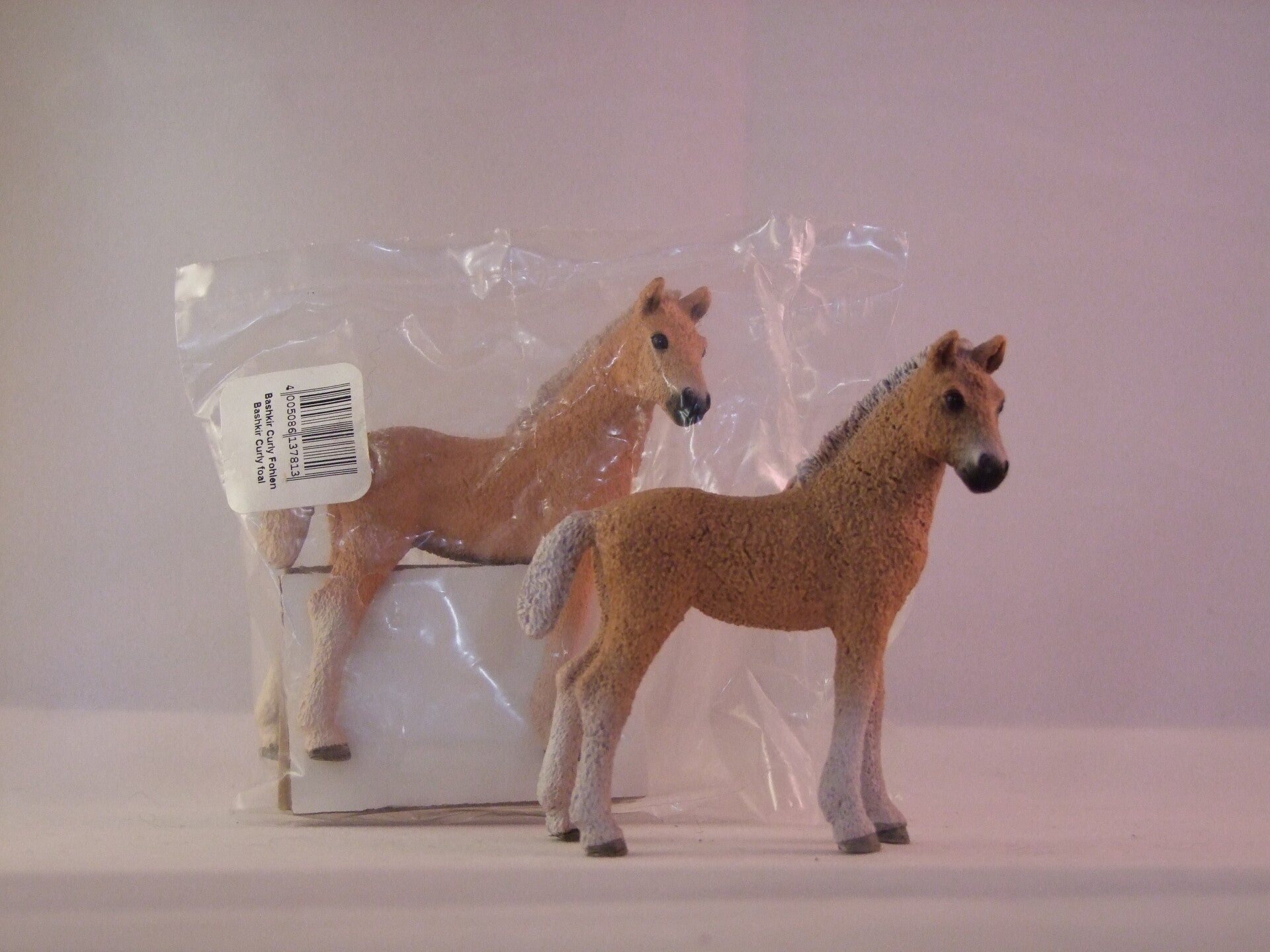 Schleich baskir curly veulen