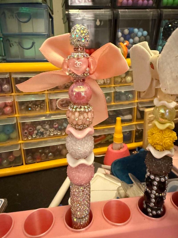 Custom bow pens