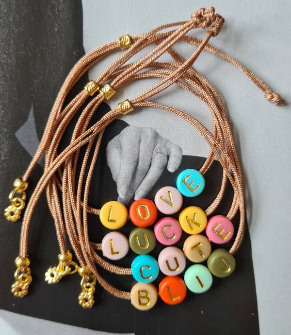 AANTREK ARMBAND *woordjes