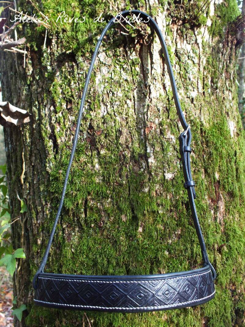 Muserolle sur mesure personnalisée cuir