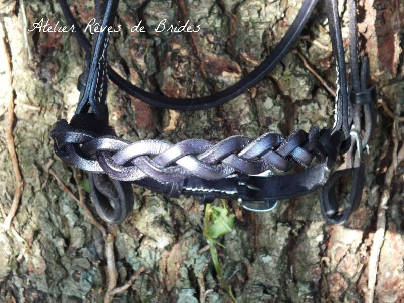 Muserolle cuir tressé