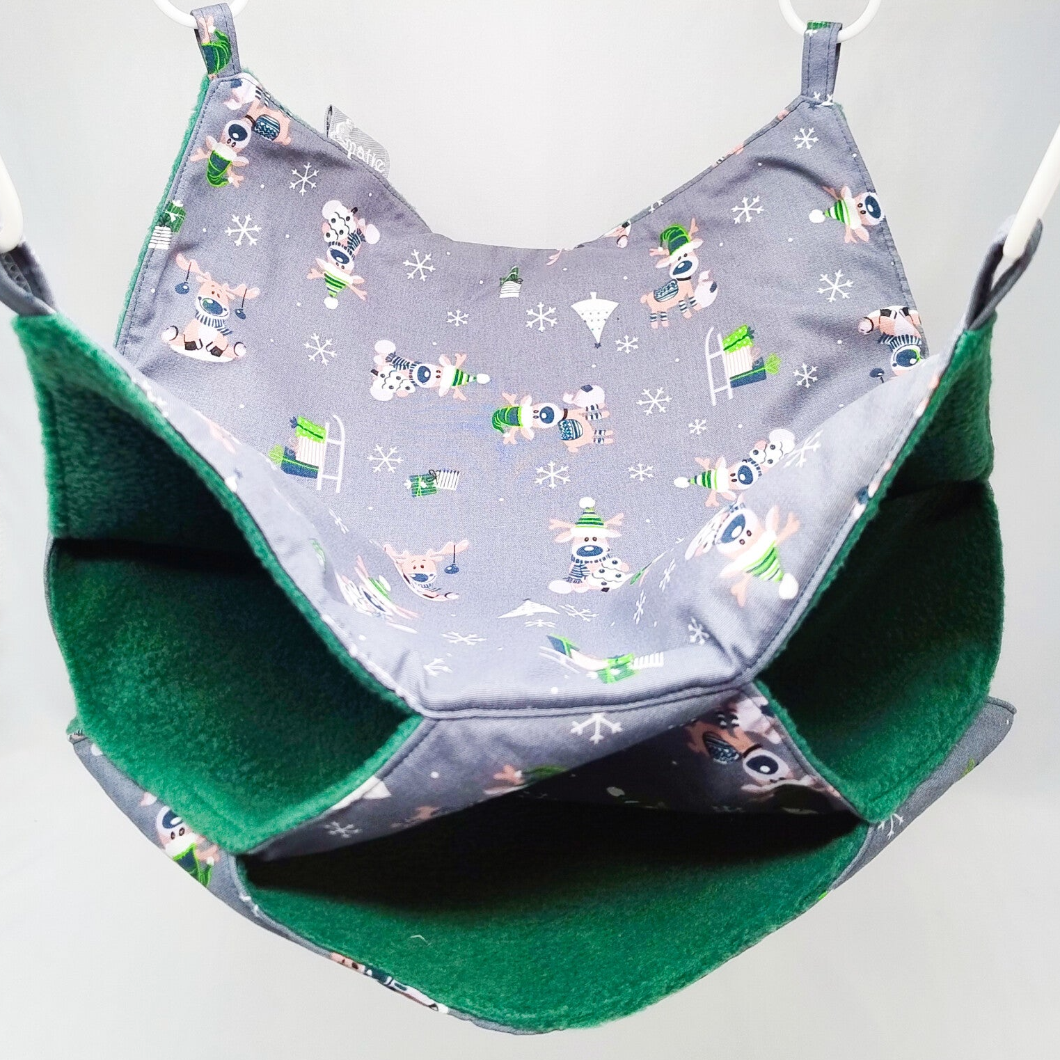 Tripledekker hangmat grijs met vrolijke rendieren met kerstmutsen