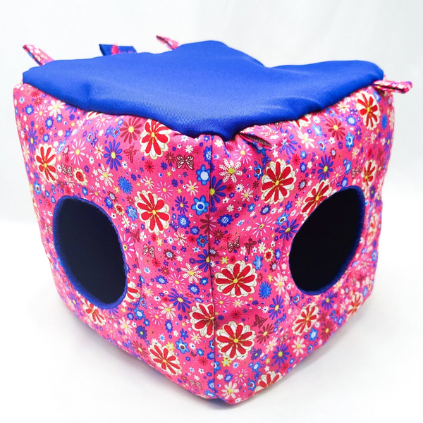 Kubus met 2 openingen roze met blauwe bloemen