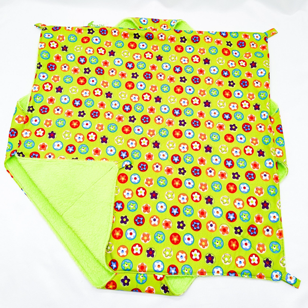 Dubbeldekker hangmat XL groen met verschillende kleuren bloemetjes