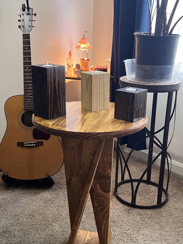 Round Top End Table/ Plant Stand