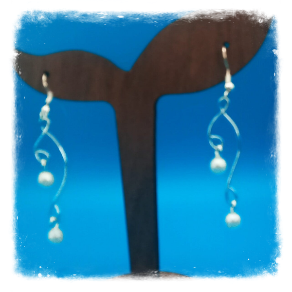 Boucles d'oreilles en fil d'aluminium et perles