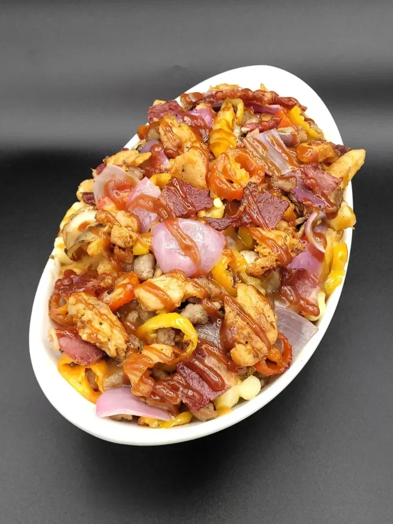 Large Canadian Poutine