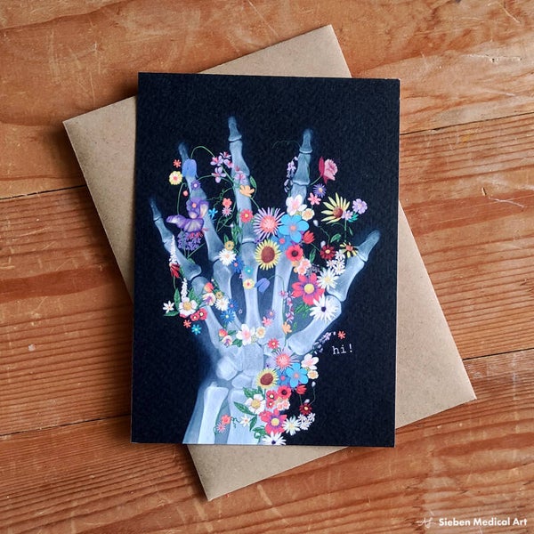 Hi! Hand Röntgenfoto met bloemen medische wenskaart met envelop