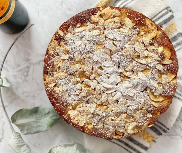 French Apple Cake (Almendras)