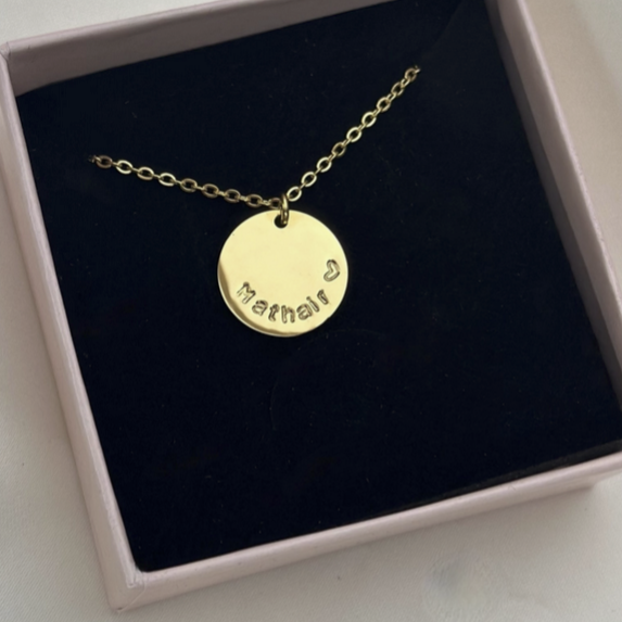 MÁTHAIR DISC NECKLACE