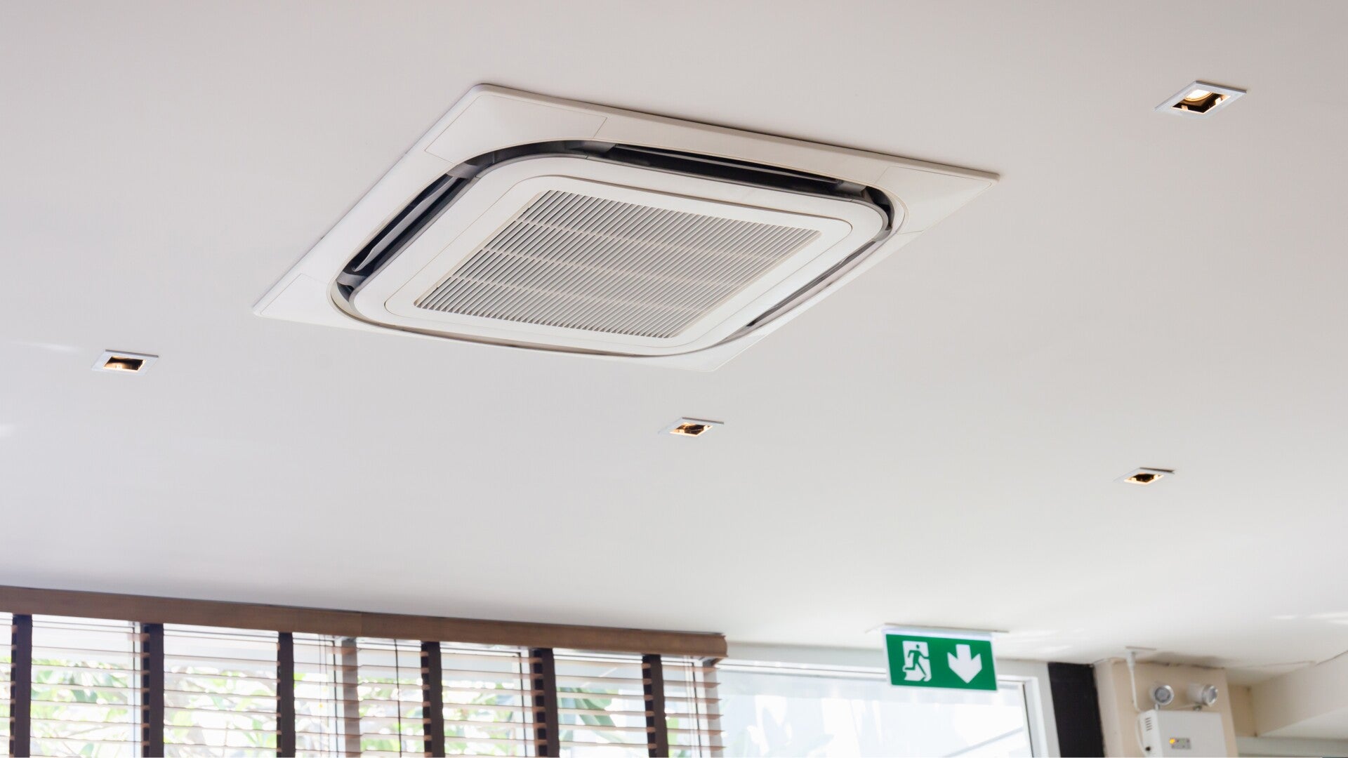 climatsation cassette au plafond en encastré