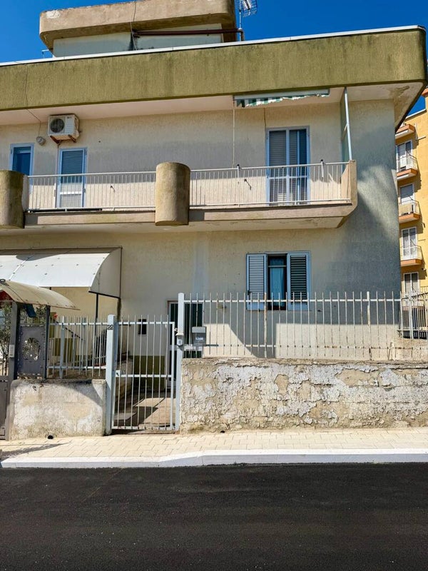 Appartamento con ingresso indipendente  - Via Punta del Capillo n. 22 – Castellaneta (TA)
