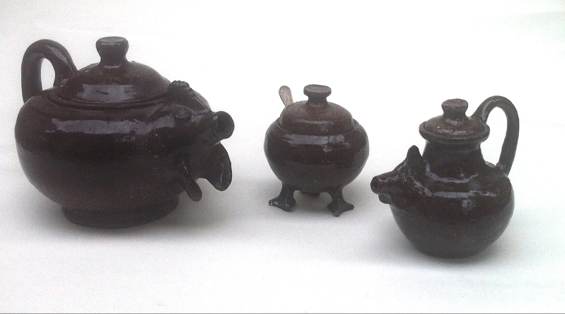 Theepot, melkkan en suikerpot