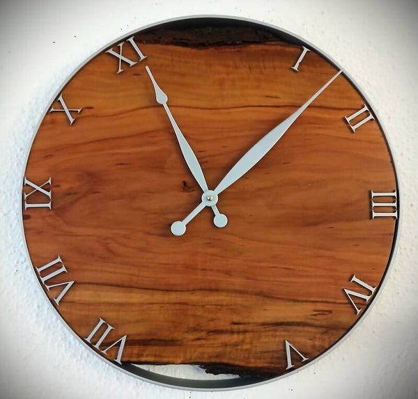 Apfelholz Wanduhr 40cm