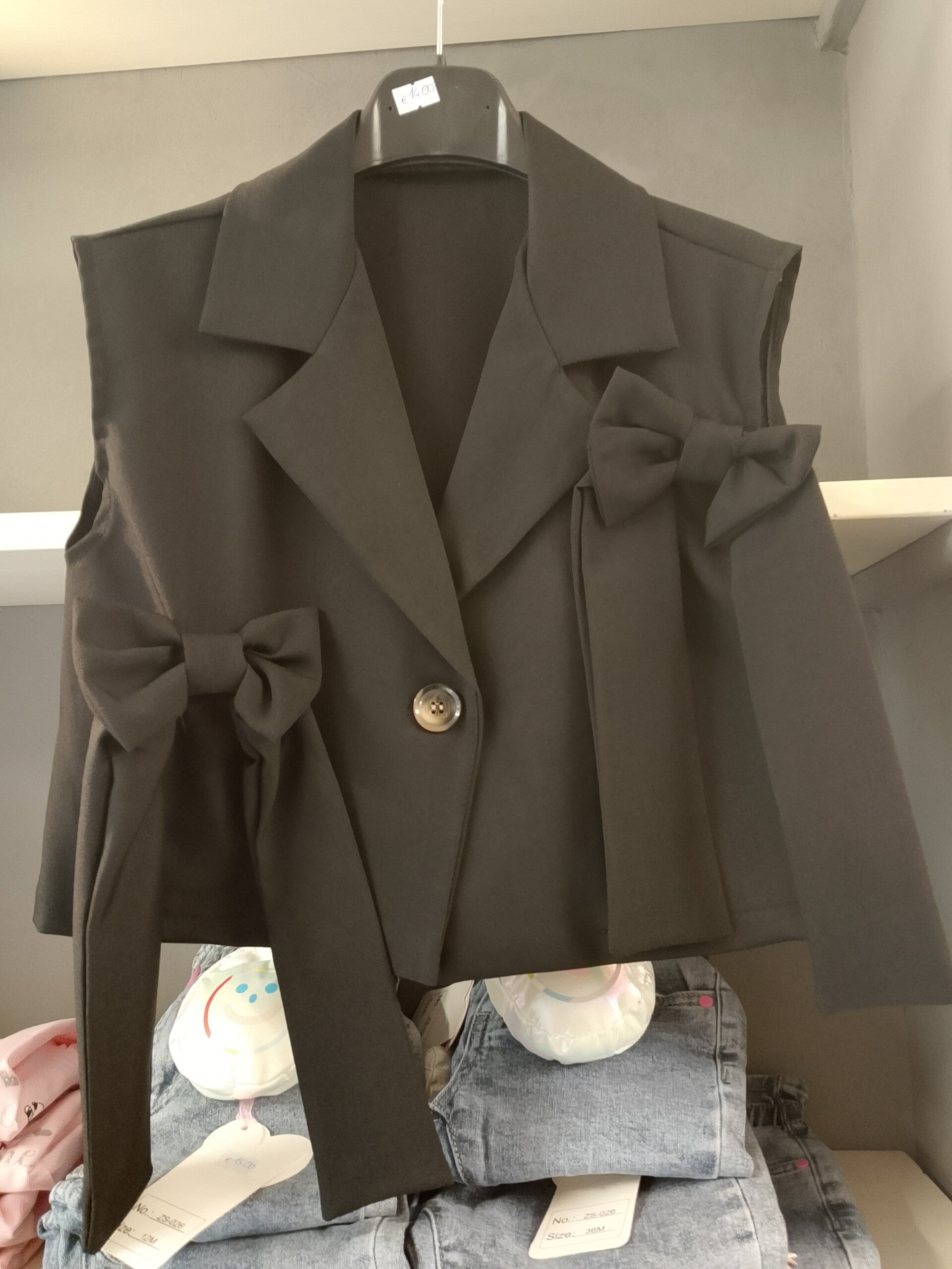 Gilet con fiocchi