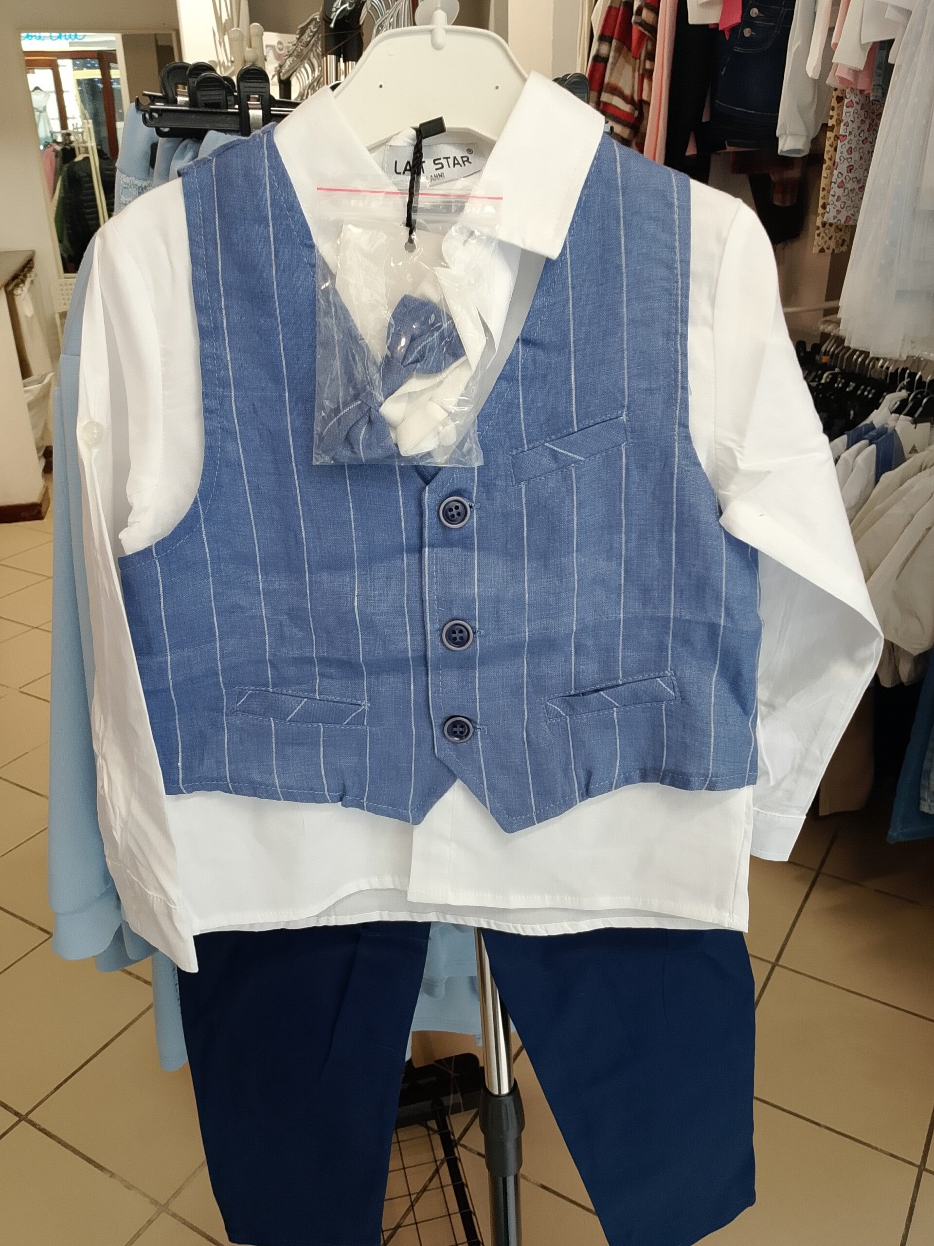 Completo 3 pezzi con papillon