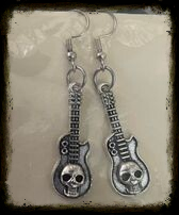Oorbellen gitaar met Skull