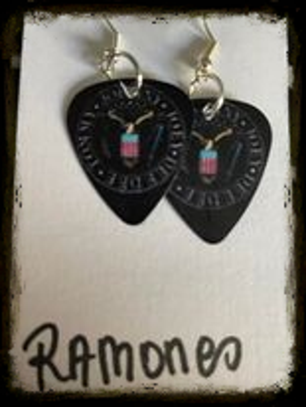 Ramones plectrum
