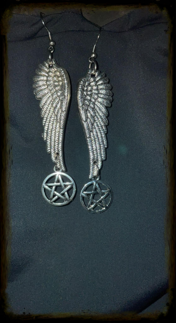 Wing pentagram oorbellen