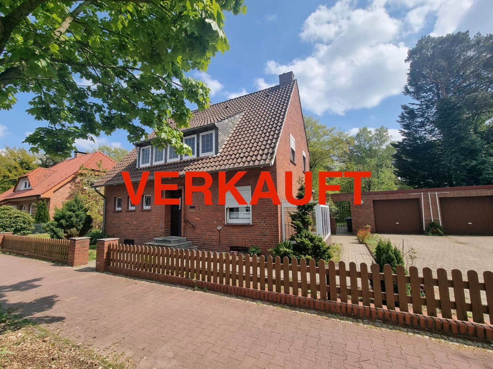 Ein gepflegtes Haus mit 2 Garagen in Zentrum von Lingen! Ein Renditeobjekt! Kapitalanlage!