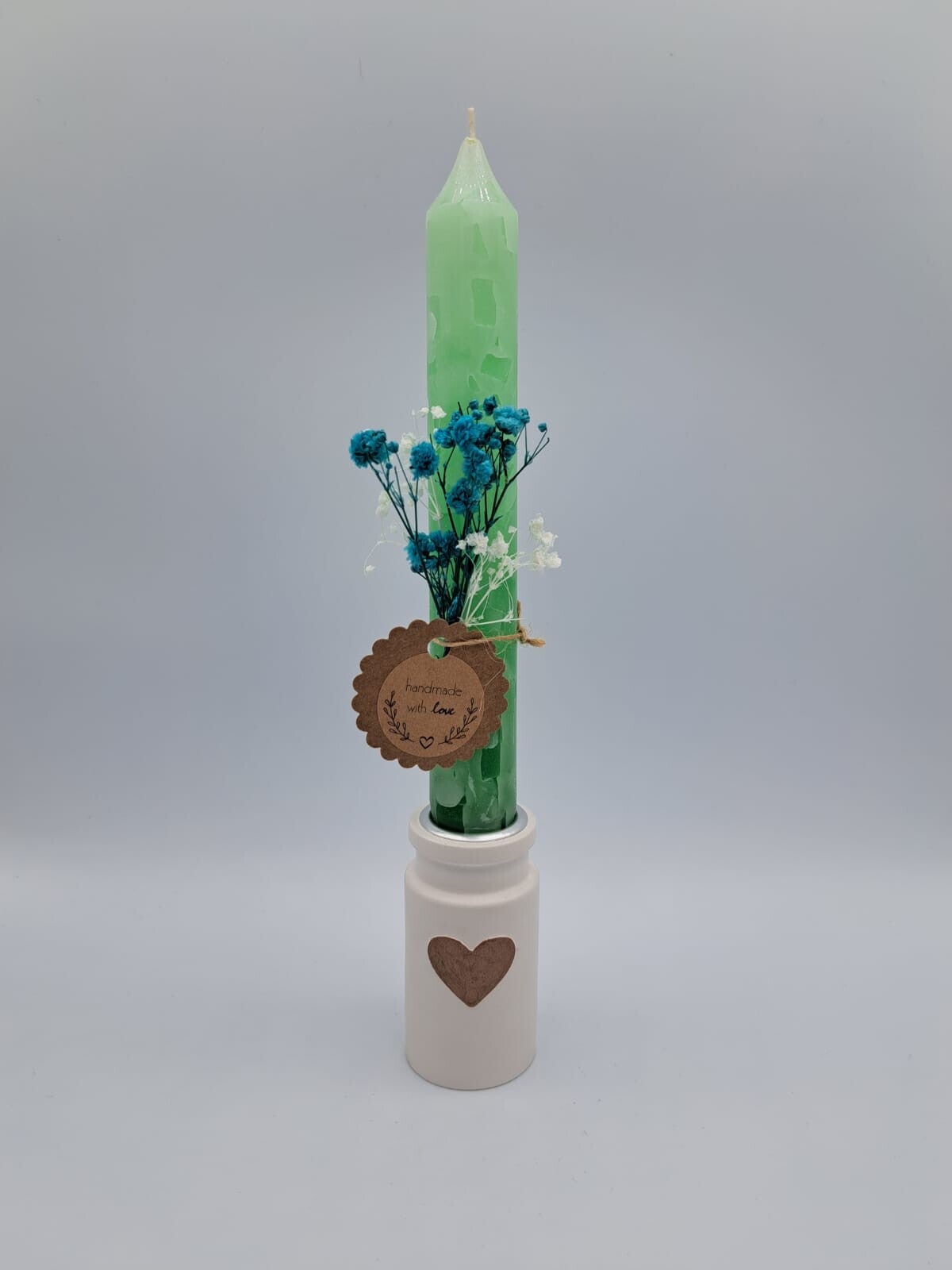 Kleine Kerze mit Herz Gipsständer und Trockenblumen