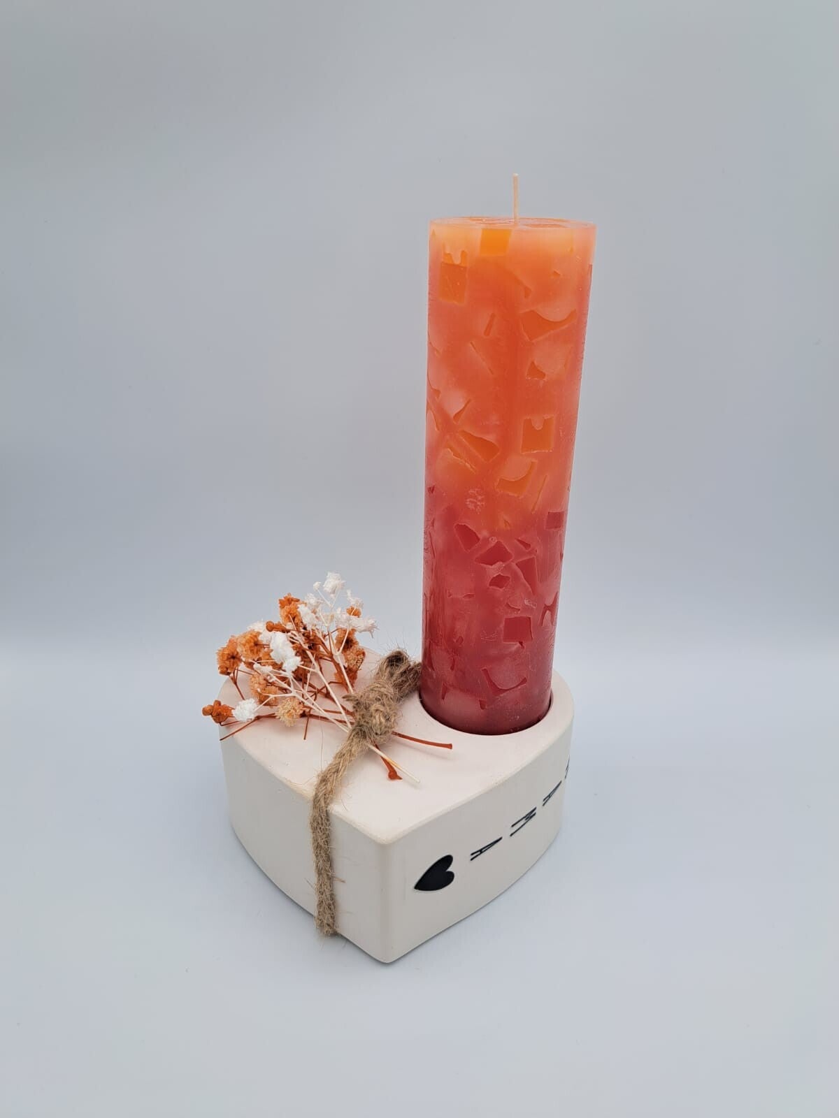 Kerze mit Herz Gipsständer und Trockenblumen