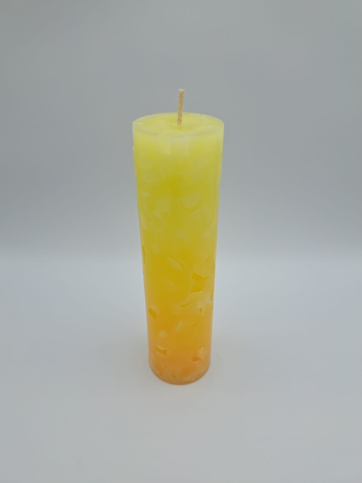 Mittelgrosse Kerze gelb